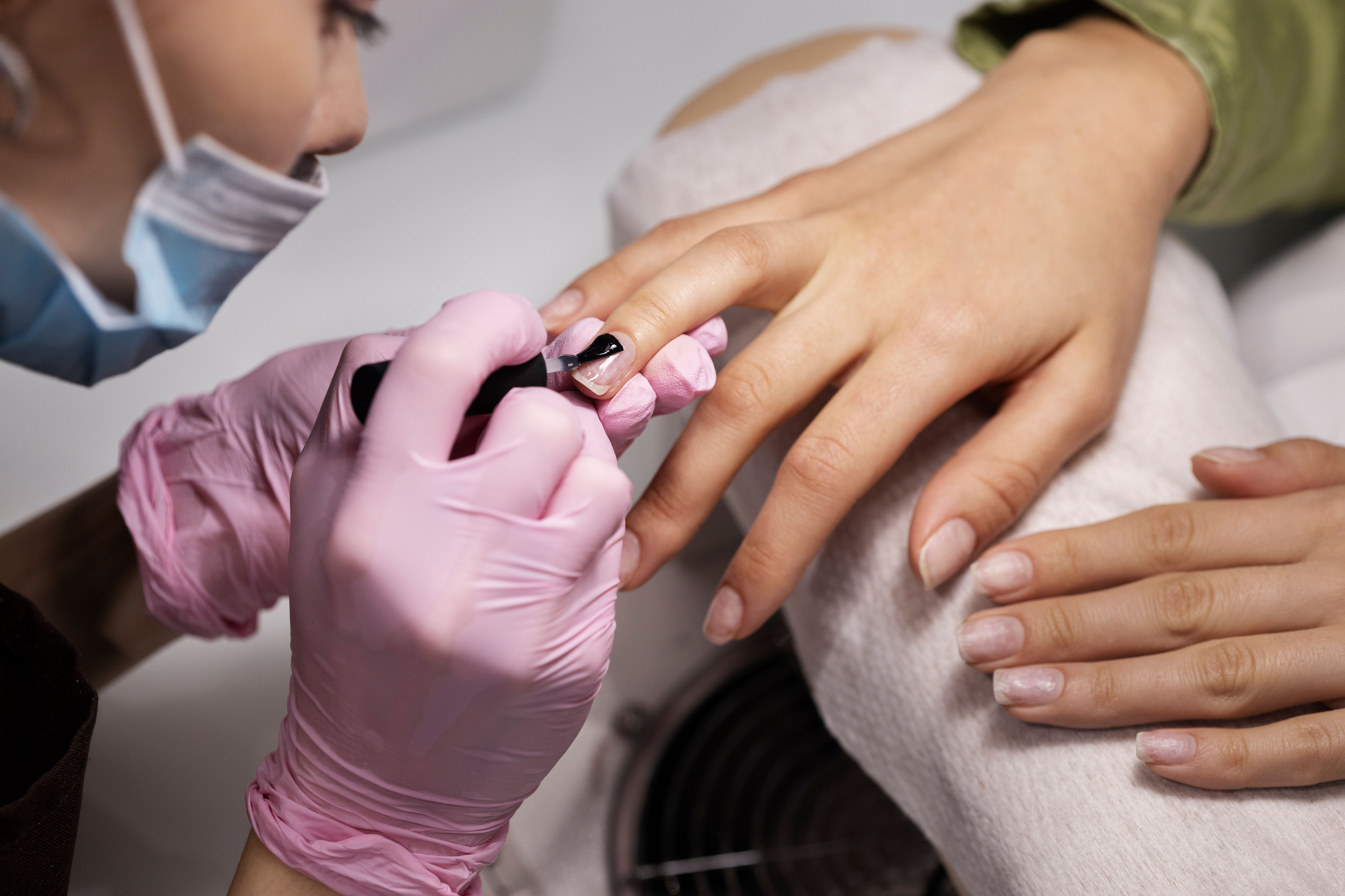 MANICURE E PEDICURE